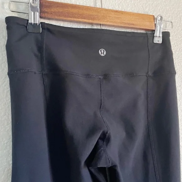 Lululemon Reversible Groove Cropped Leggings Athletic Workout Pants Size 4 Yoga - Picture 6 of 8